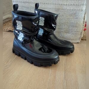 UGG Classic Brellah Mini Boot Women's Size US 9 Black Waterproof